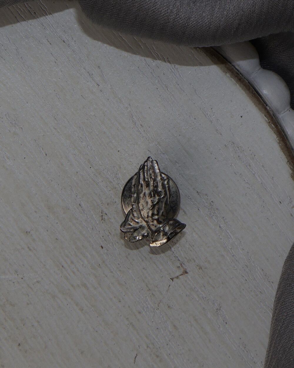 Vintage Maquire “ Praying Hands “ Sterling Silver Pin 2.7G / 0.6in
